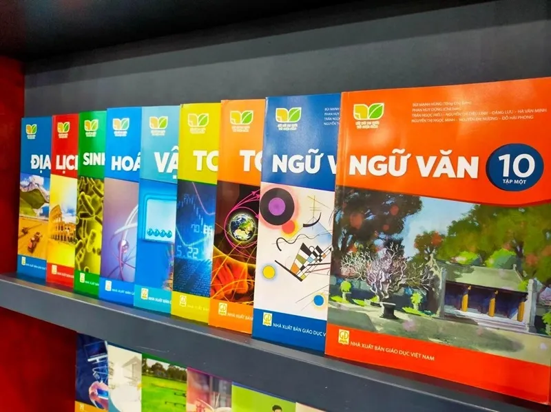 Sách giáo khoa Toán 10 Kết nối tri thức mới nhất dành cho học sinh THPT với nhiều kiến thức và ứng dụng thực tế